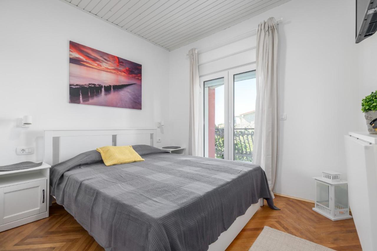 Villa Polion Peroj Buitenkant foto