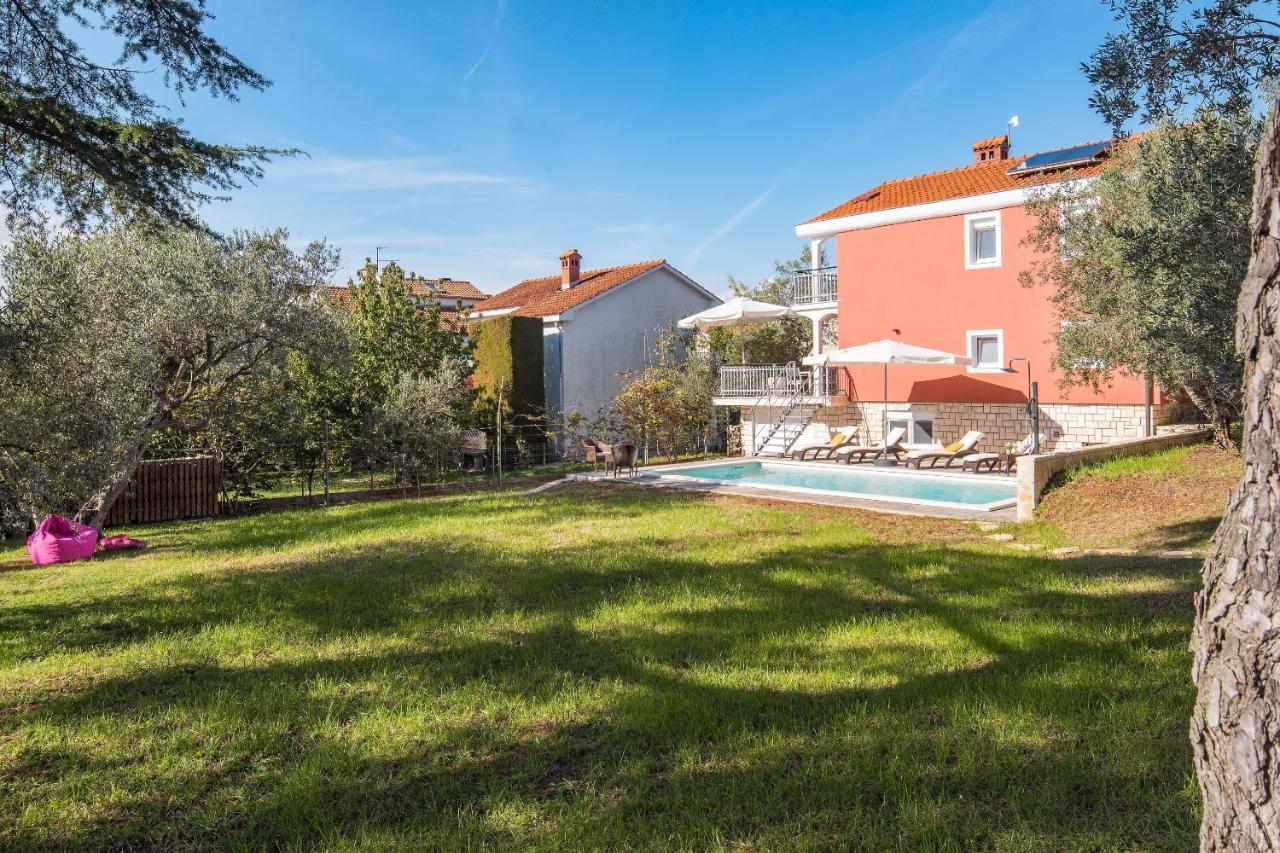 Villa Polion Peroj Buitenkant foto