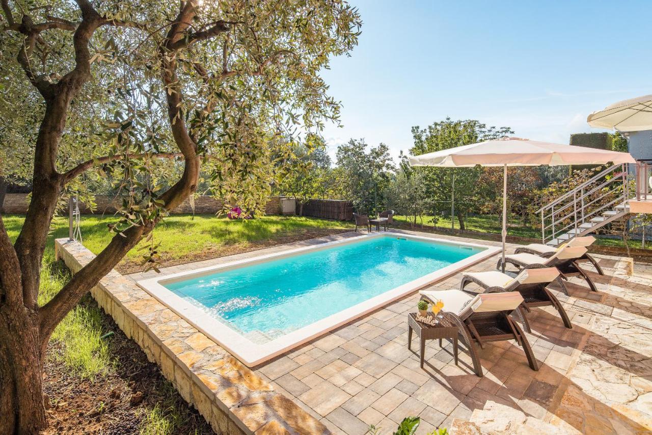 Villa Polion Peroj Buitenkant foto